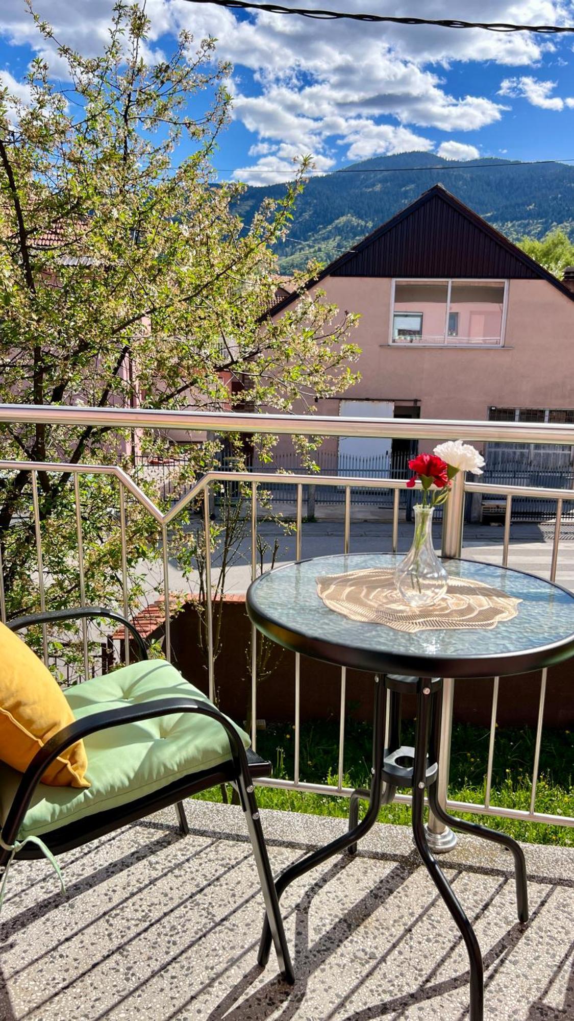 Guest House Bosnian House Hrasnica Bagian luar foto